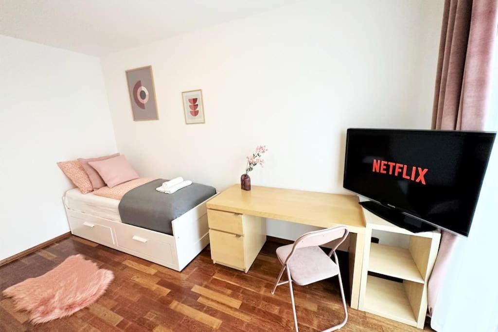 Exclusive Penthouse Near Citycenter 120M2 +Netflix Krakau Buitenkant foto