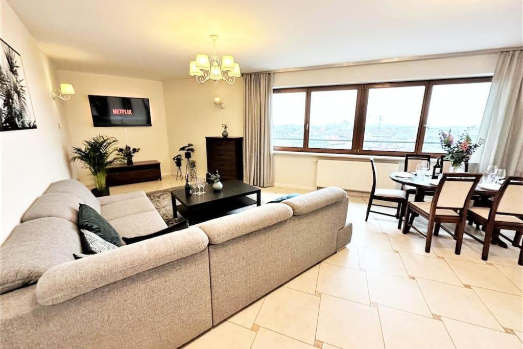 Exclusive Penthouse Near Citycenter 120M2 +Netflix Krakau Buitenkant foto
